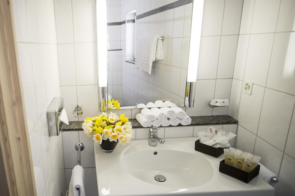 Hotel Weiss Kreuz Malans Kültér fotó